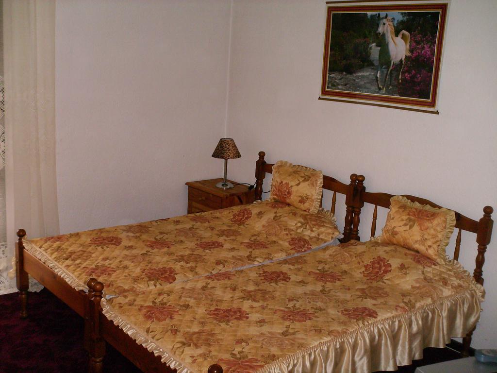 Guest House St Mariya Magdalena Devin Bagian luar foto